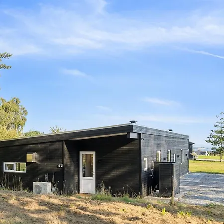 Uma - 1-5km From The Sea By Interhome *